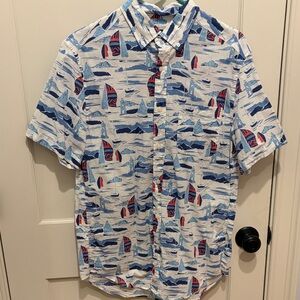 Vineyard Vines' Men's Sailboat Print Blue and White Shirt